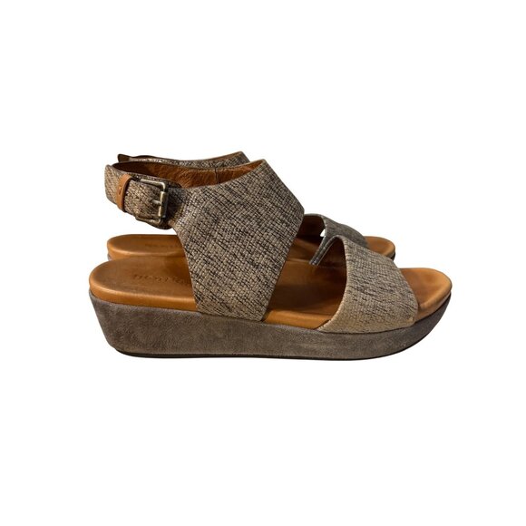 Gentle Souls Womens Strappy Leather Platform Sandals With Adjustable Buckle - Si - Picture 3 of 6